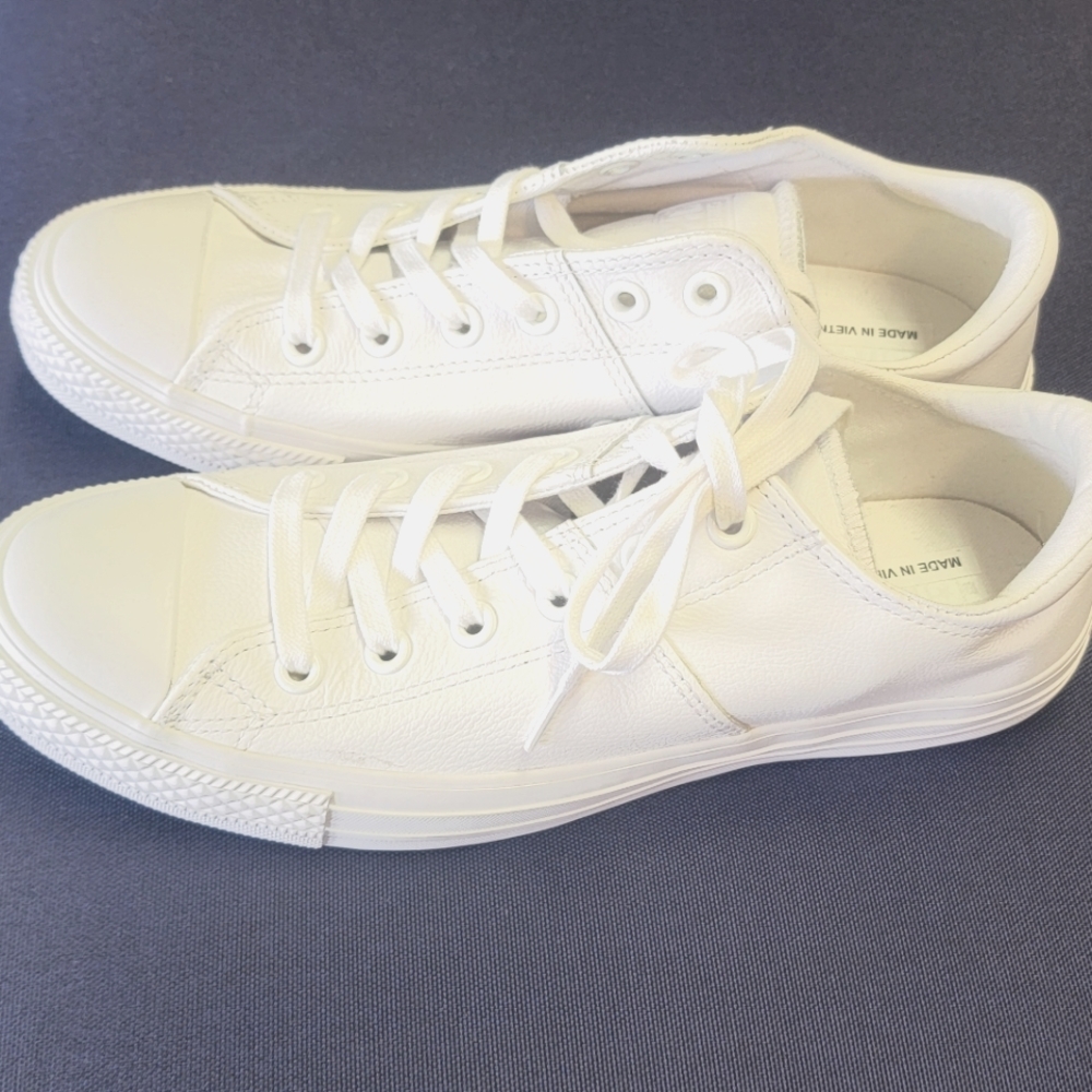 Converse leather low tops! Madison Ox.